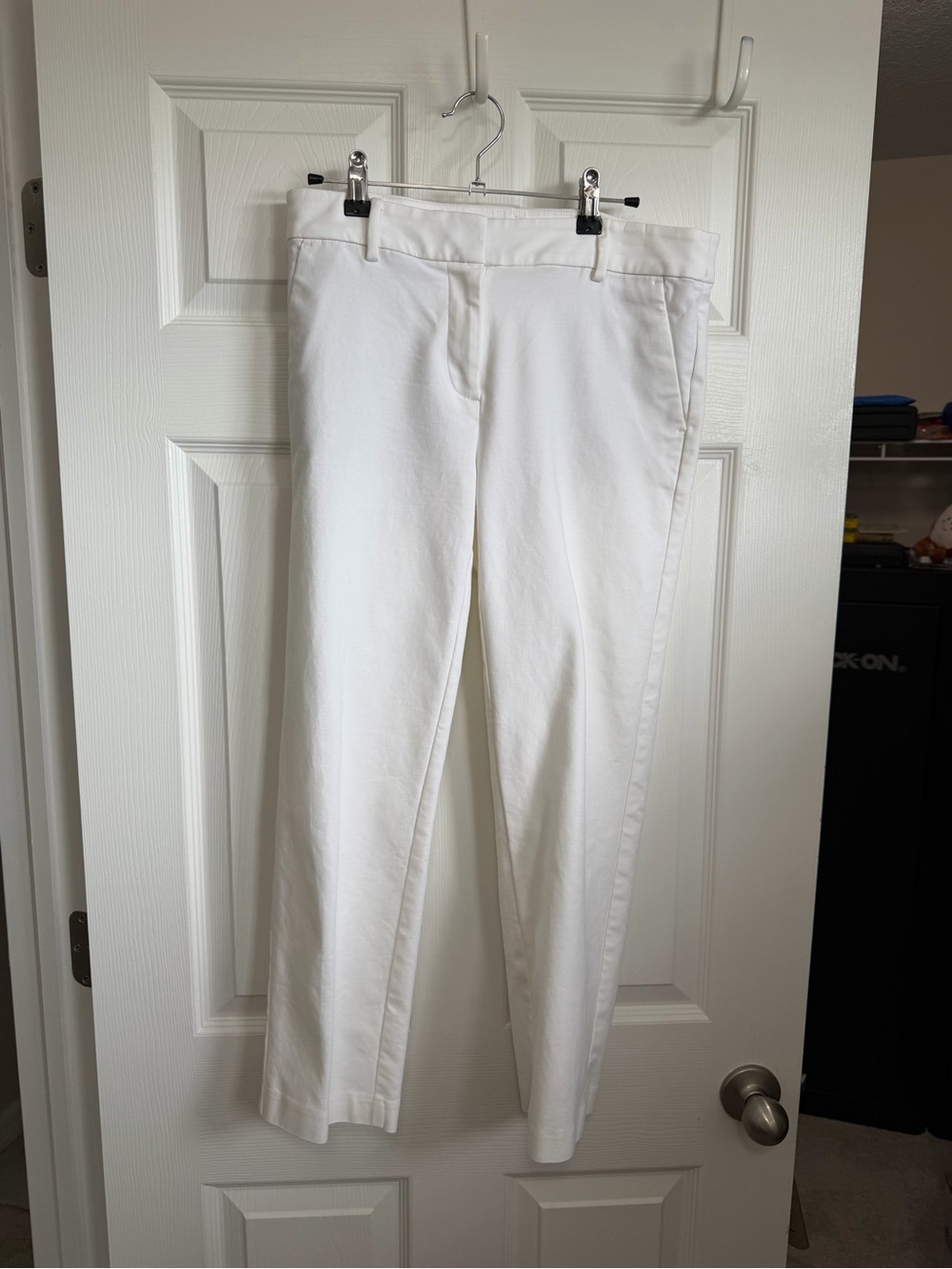 Loft Women’s White Straight-Leg Ankle Pants